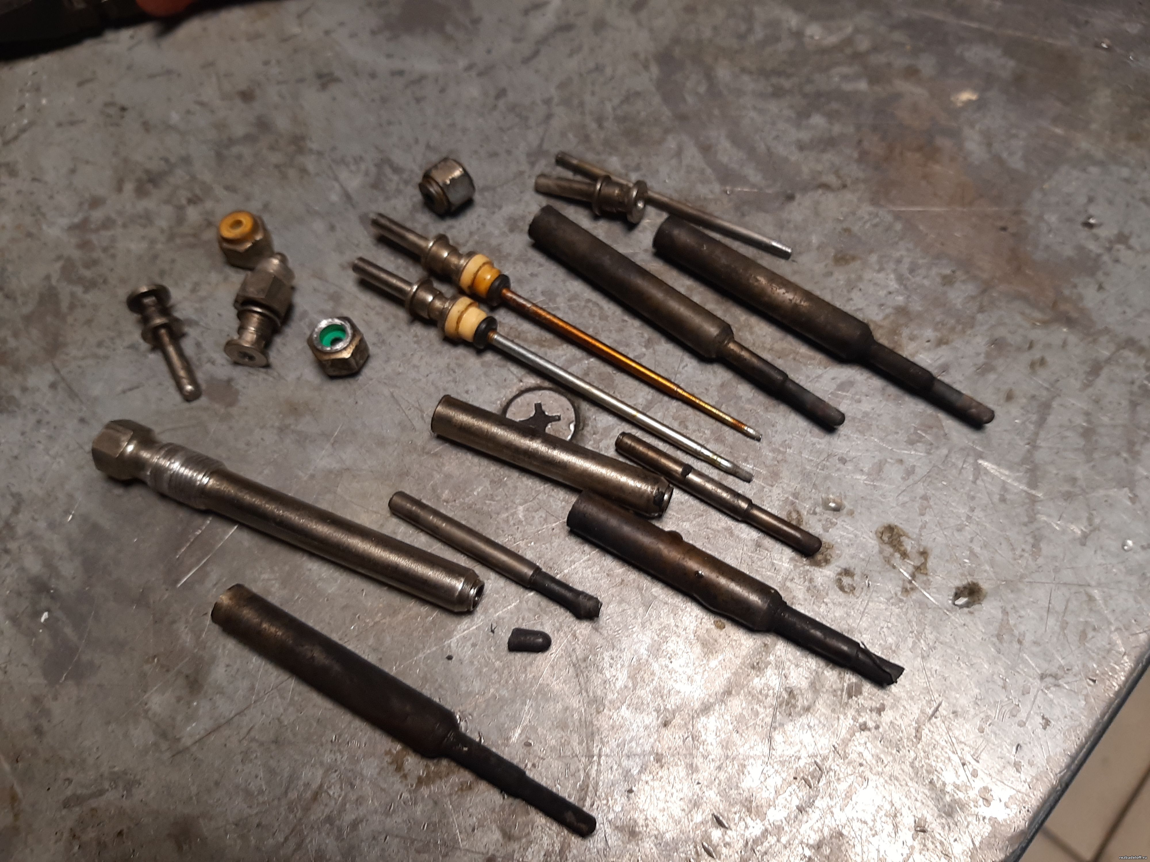 Как выкрутить сломанную свечу накала дизельного двигателя